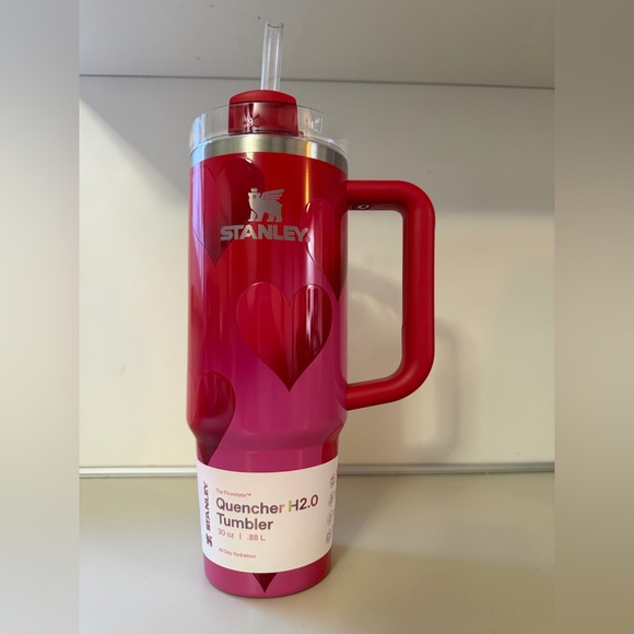 Stanley 30oz H20 Flowstate Quencher Tumbler Rouge Heart Gradient NWT - Picture 2 of 6
